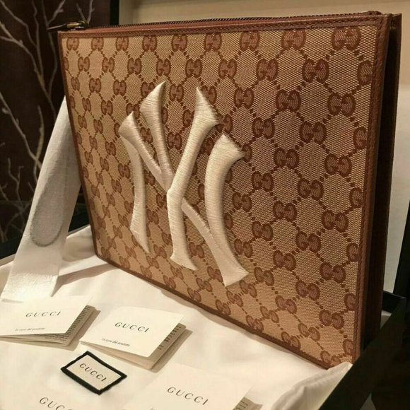 Gucci Yankees GG Supreme Pouch Clutch Bag - Picture 1 of 12